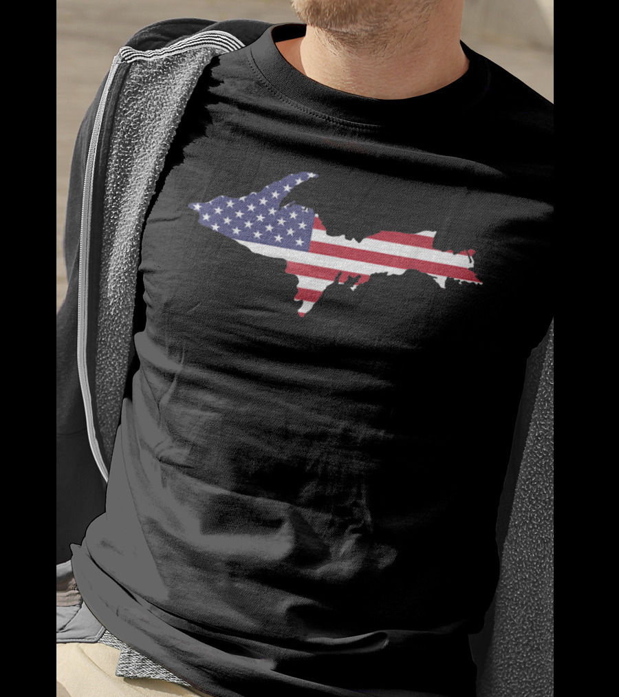 Upper Peninsula Michigan USA Map With American Flag T-Shirt