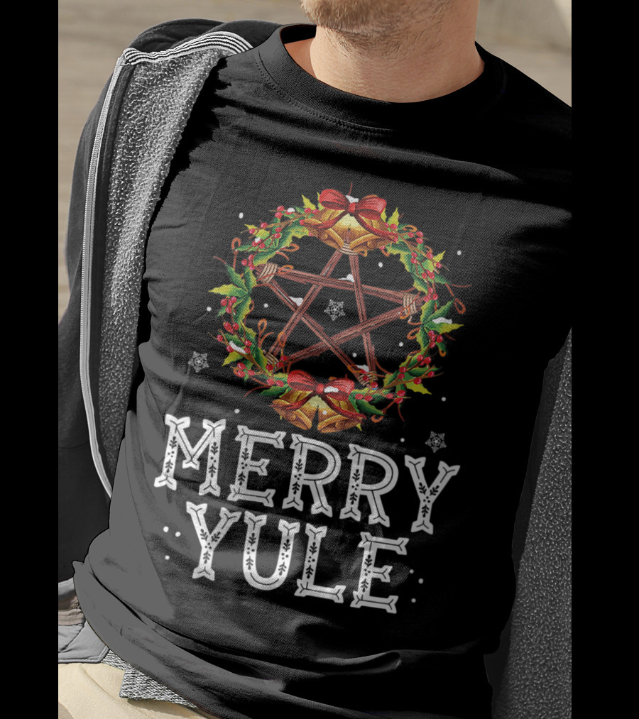 Merry Yule Holly Wreath With Pentagram And Bells T-Shirt