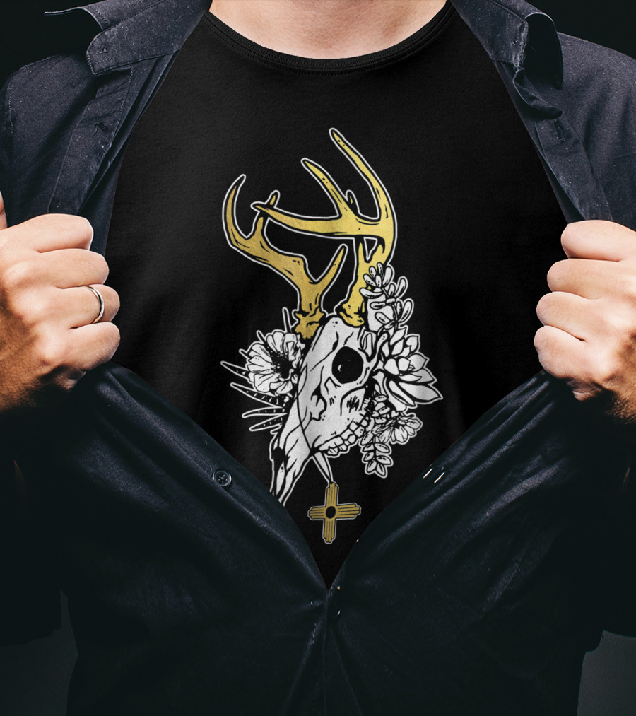 Zia Symbol With Deer Skull And Succulents Southwest Native T-Shirt