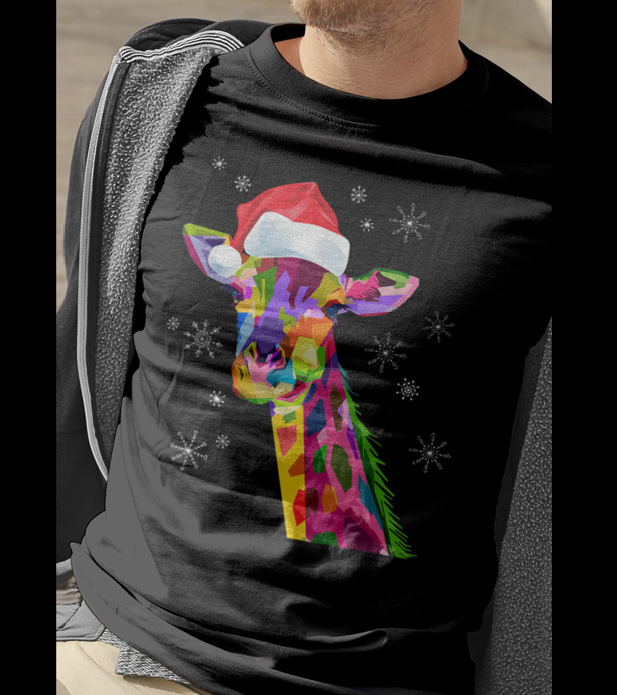 Giraffe Christmas Santa Hat Colorful Snowflakes T-Shirt