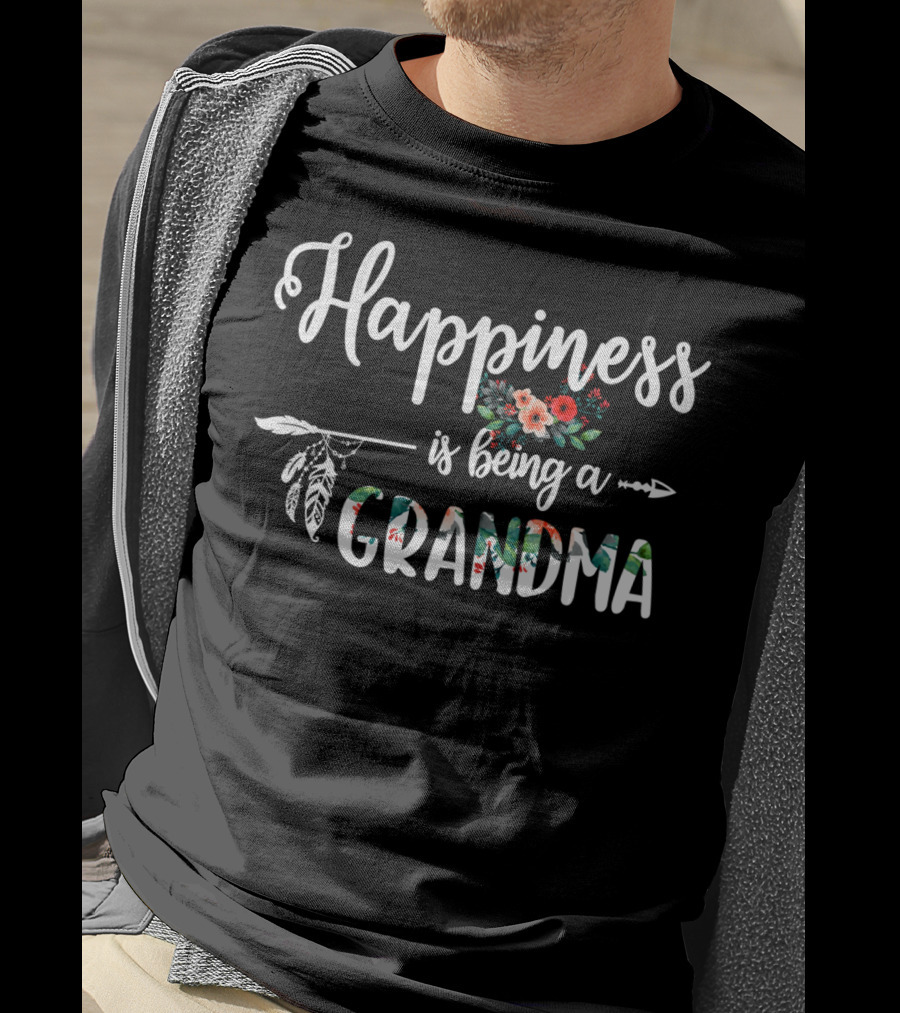 Happiness Is Being A Grandma Floral Arrow Feathers T-Shirt