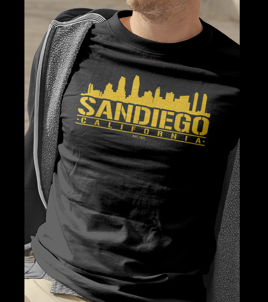 San Diego California Skyline Est. 1821 Cool Classic Look T-Shirt