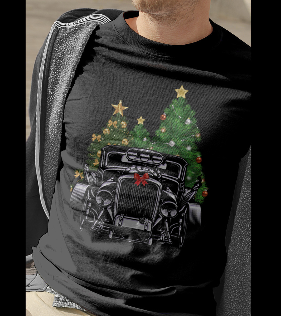 Hot Rod Christmas Classic American Car With Festive Trees T-Shirt