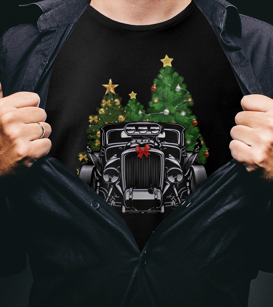 Hot Rod Christmas Classic American Car With Festive Trees T-Shirt
