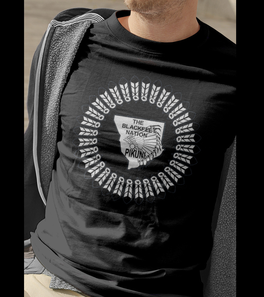The Blackfeet Nation Pikunii Flag Emblem With Feathers T-Shirt