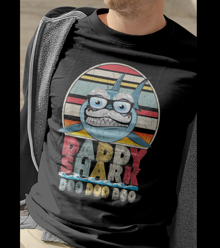 DADDY SHARK DOO DOO DOO Vintage Cute Shark With Glasses T-Shirt