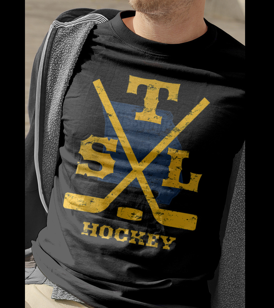 Distressed St Louis Missouri STL Hockey Sticks T-Shirt
