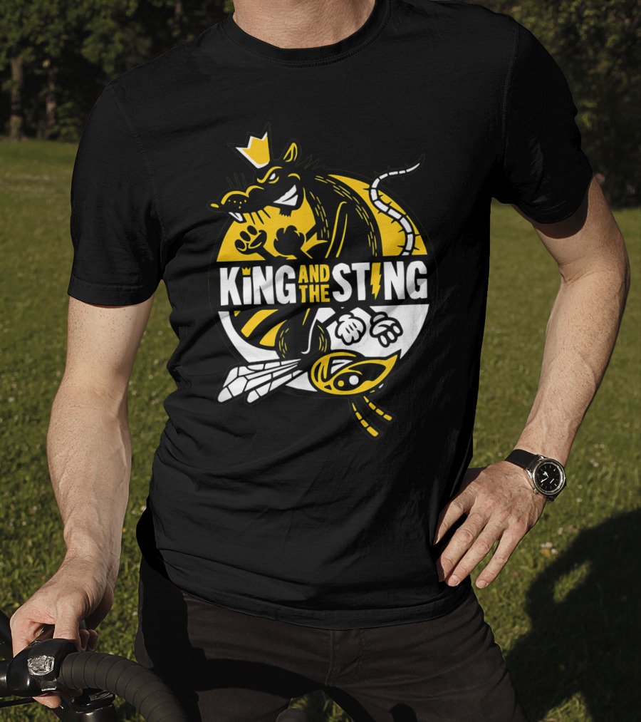 KING AND THE STING Crowned Rat And Bee Emblem T-Shirt