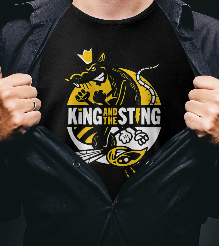 KING AND THE STING Crowned Rat And Bee Emblem T-Shirt