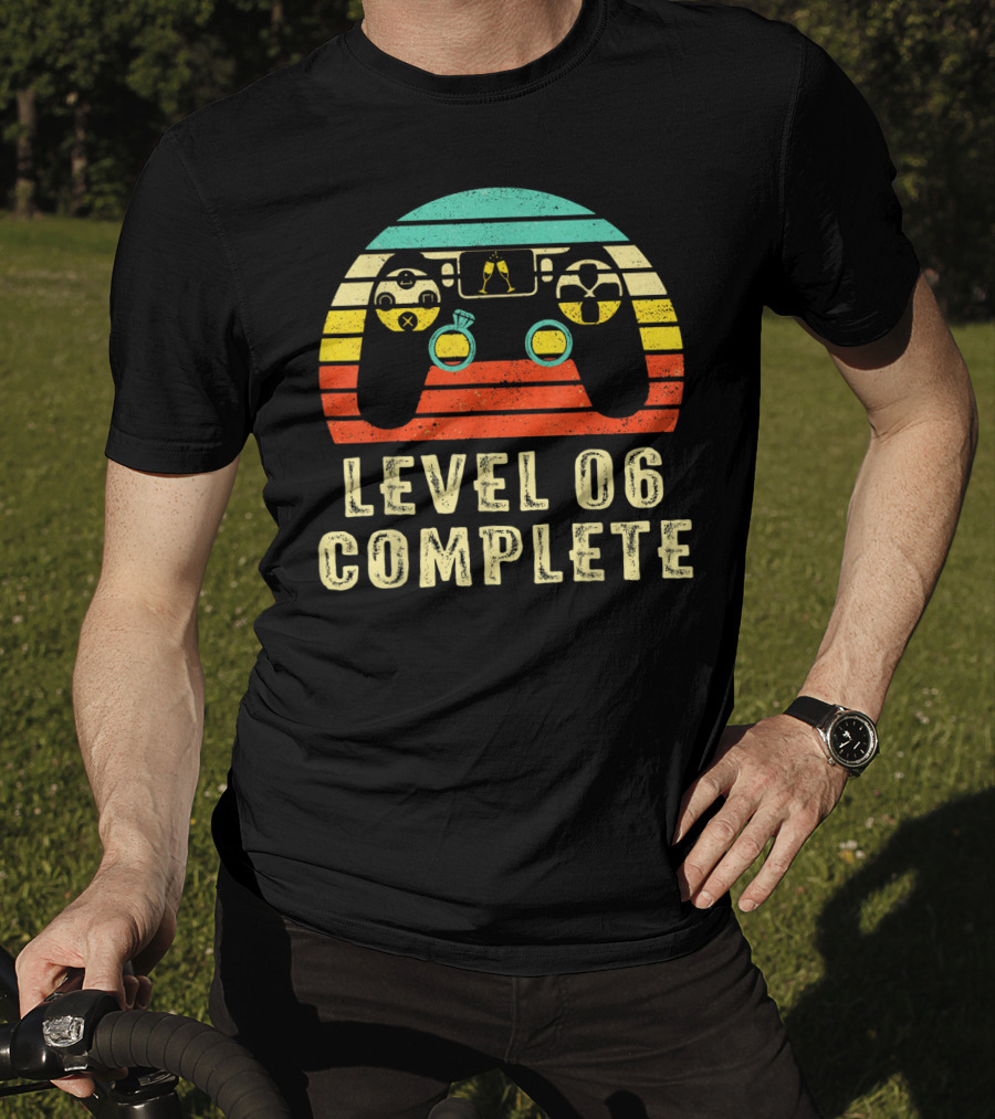 Level 06 Complete Vintage Gamer Controller Celebrate 6th Wed T-Shirt