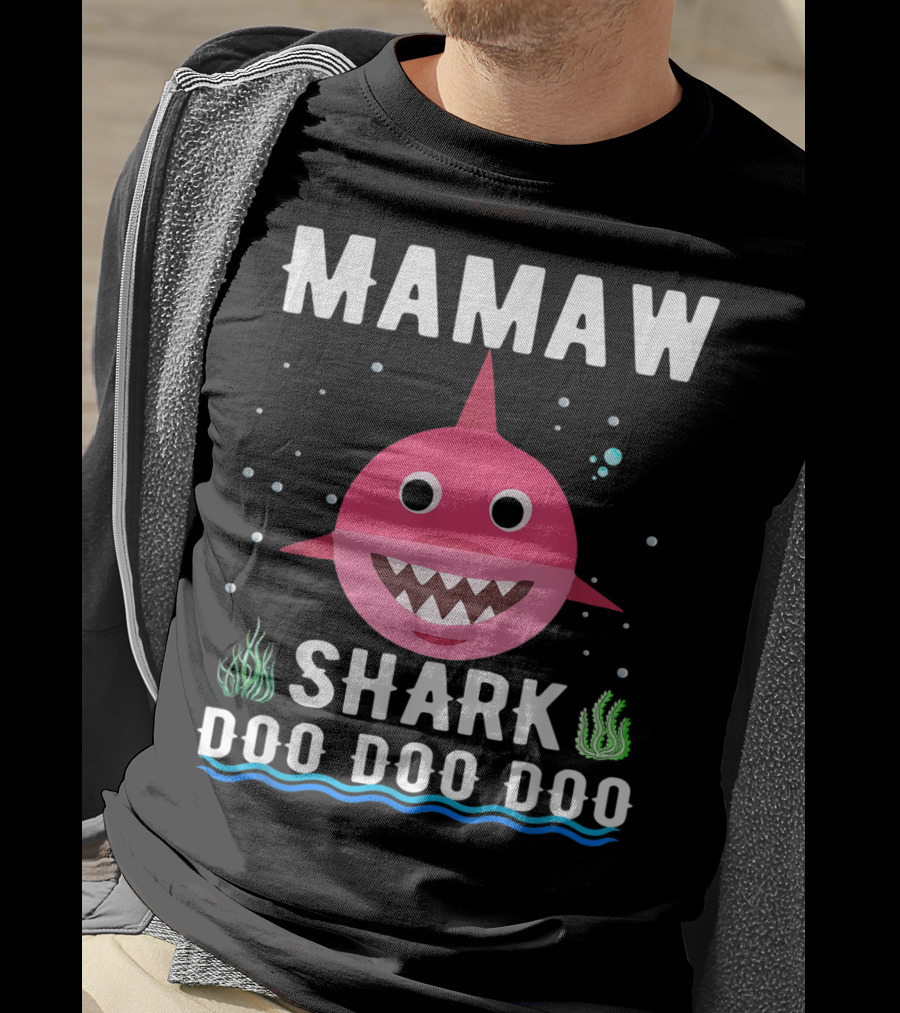 Mamaw Shark Doo Doo Doo Family Pink Shark Illustration Bubbles Waves Seaweed T-Shirt