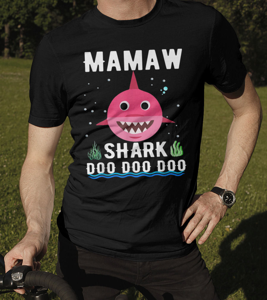 Mamaw Shark Doo Doo Doo Family Pink Shark Illustration Bubbles Waves Seaweed T-Shirt