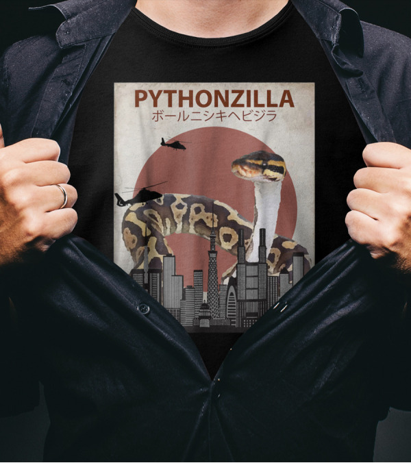 Pythonzilla Ball Python Funny Snake Skyline Helicopter Japanese Text T-Shirt