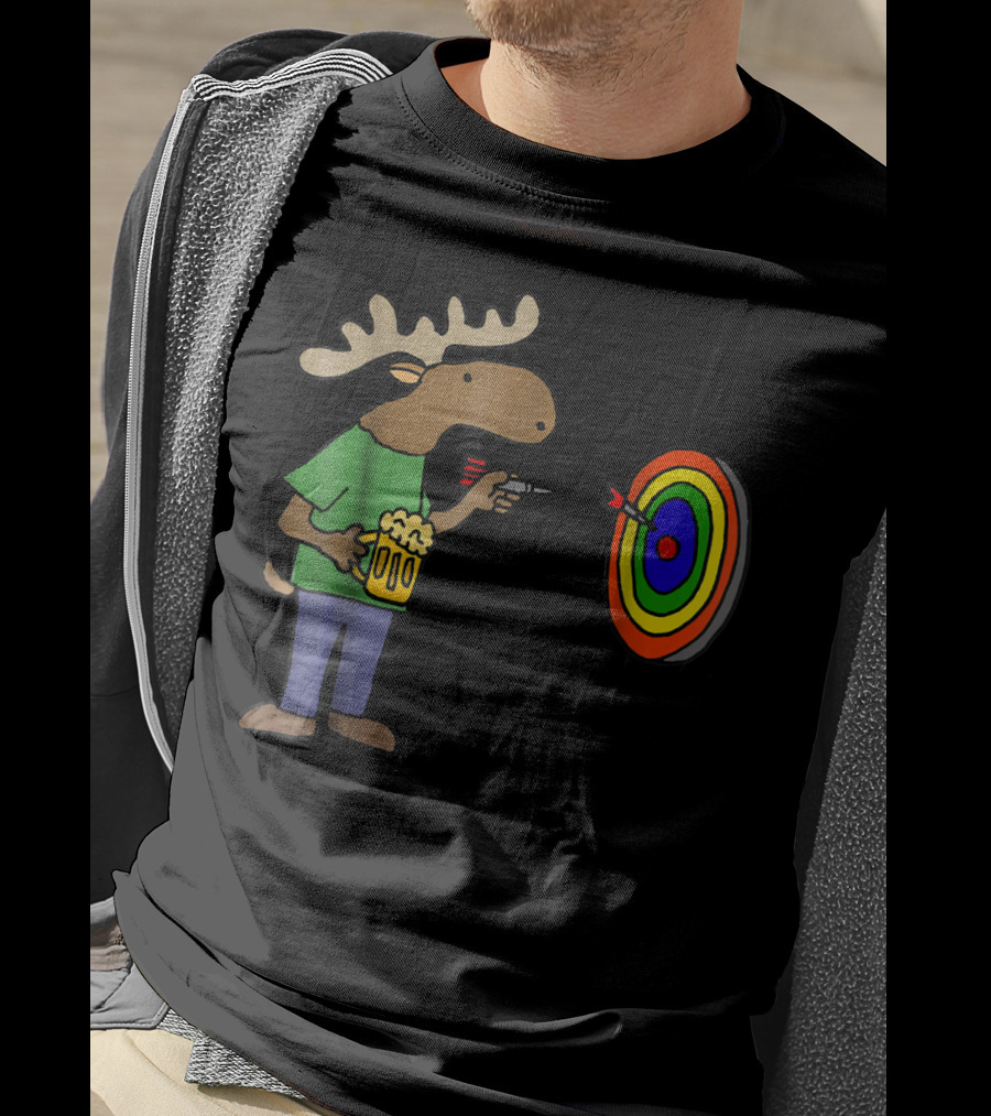 SmileteesHob Funny Moose With Beer Throwing Darts At Colorful Target T-Shirt