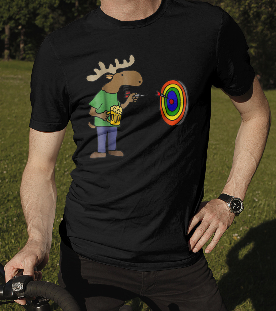 SmileteesHob Funny Moose With Beer Throwing Darts At Colorful Target T-Shirt