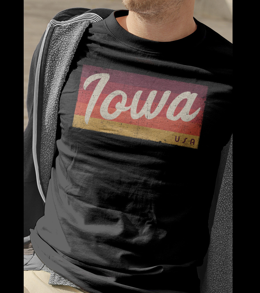 Iowa USA Vintage Classic Retro Stripes T-Shirt