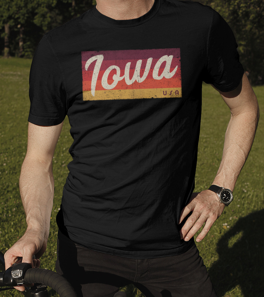 Iowa USA Vintage Classic Retro Stripes T-Shirt