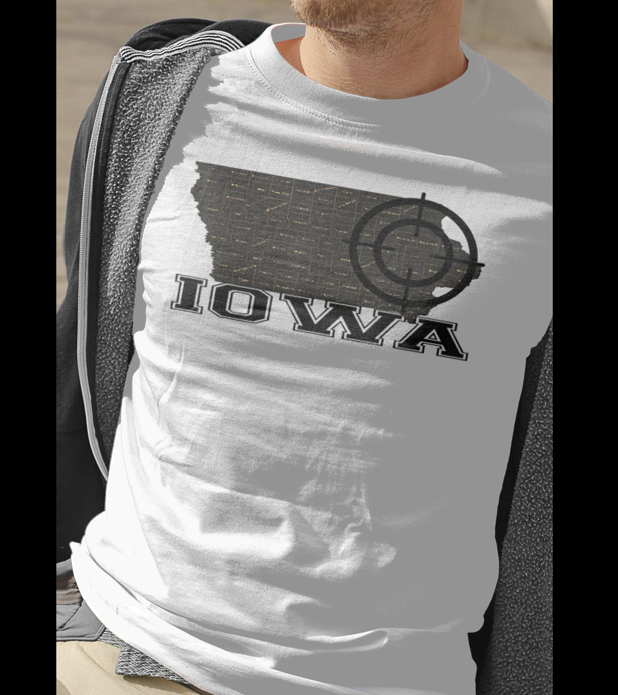 Iowa Map Vintage Fun Black With Target Overlay T-Shirt