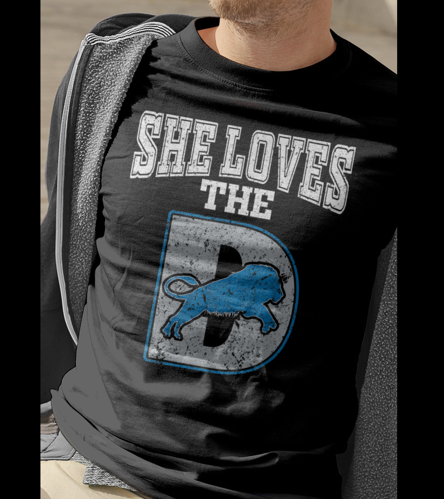 She Loves The D Detroit Michigan Lion Logou T-Shirt