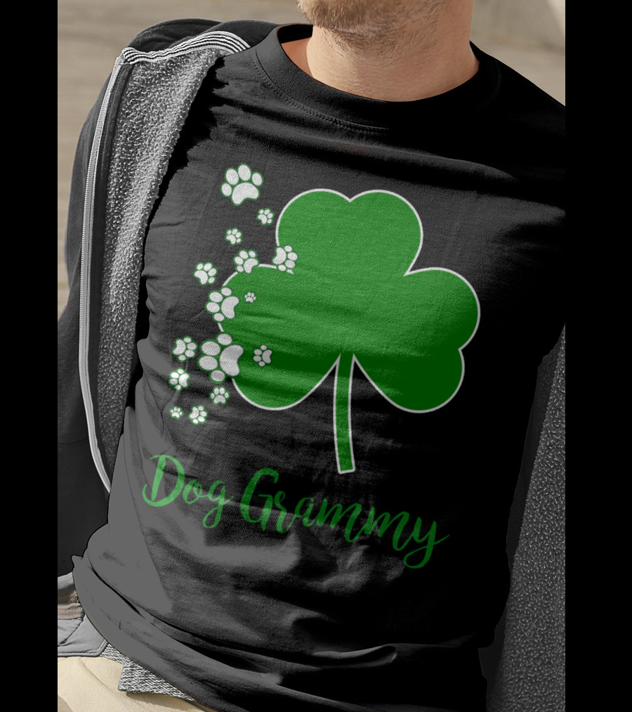 Dog Grammy Irish Shamrock With Paw Prints Best Grandmother's T-Shirt