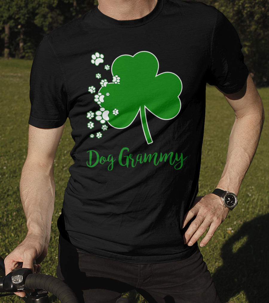 Dog Grammy Irish Shamrock With Paw Prints Best Grandmother's T-Shirt