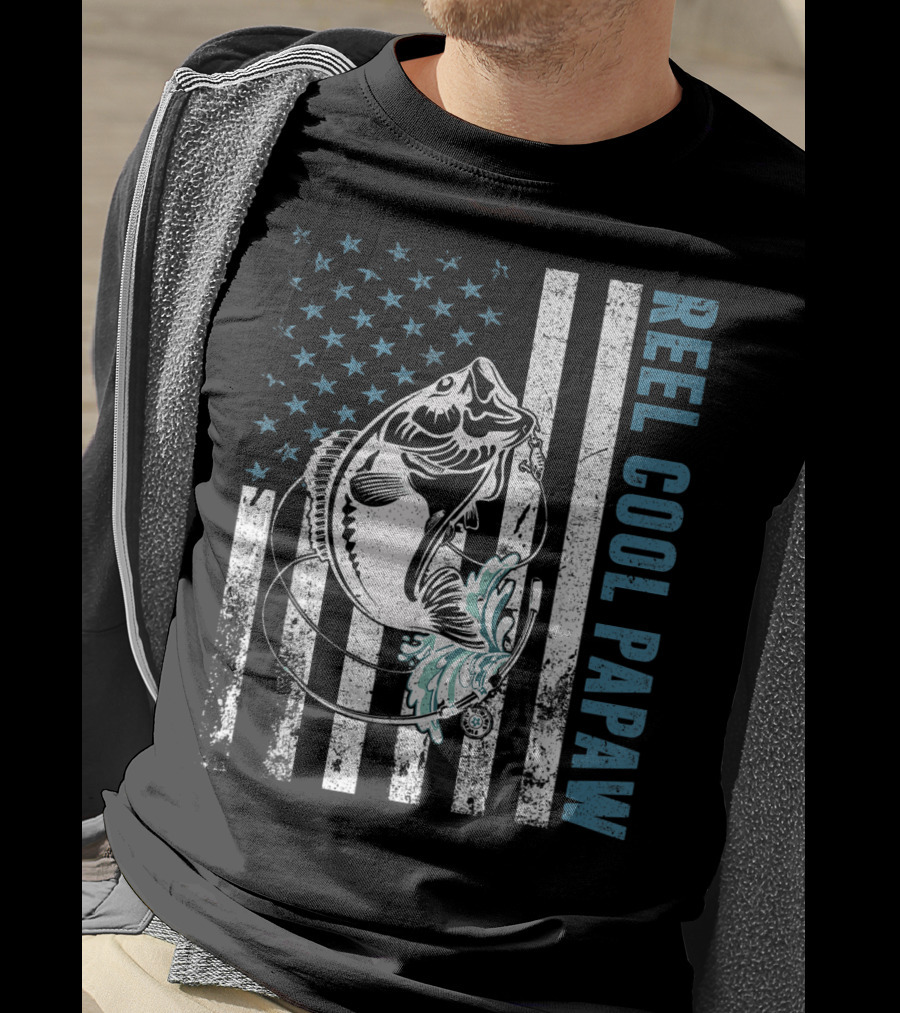Reel Cool Papaw American Fishing Lovers Patriotic Vintage Bass T-Shirt
