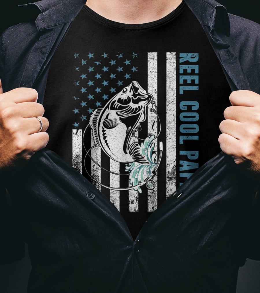 Reel Cool Papaw American Fishing Lovers Patriotic Vintage Bass T-Shirt
