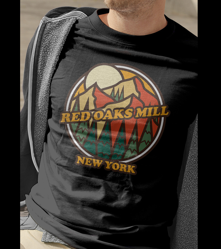 Red Oaks Mill New York Mountain Vintage Hiking T-Shirt