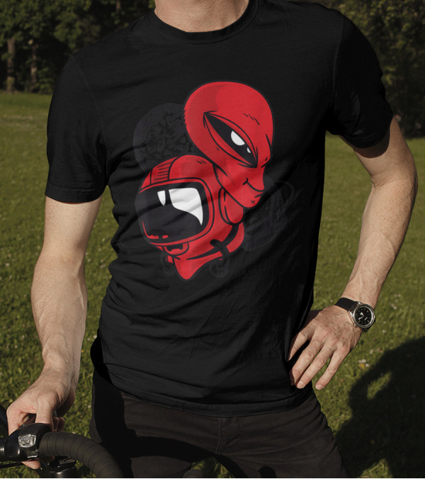 Astronaut And Alien With Planets Retro Style Red T-Shirt
