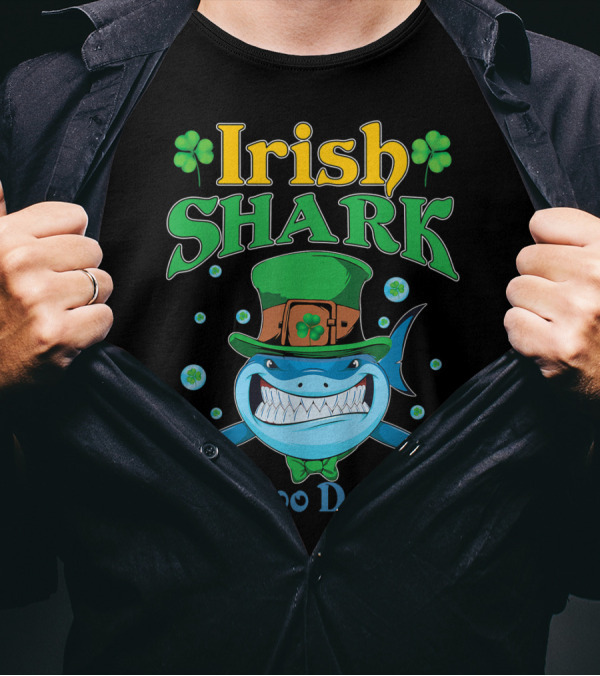 Irish Shark Doo Doo Doo Leprechaun Hat Shamrock T-Shirt