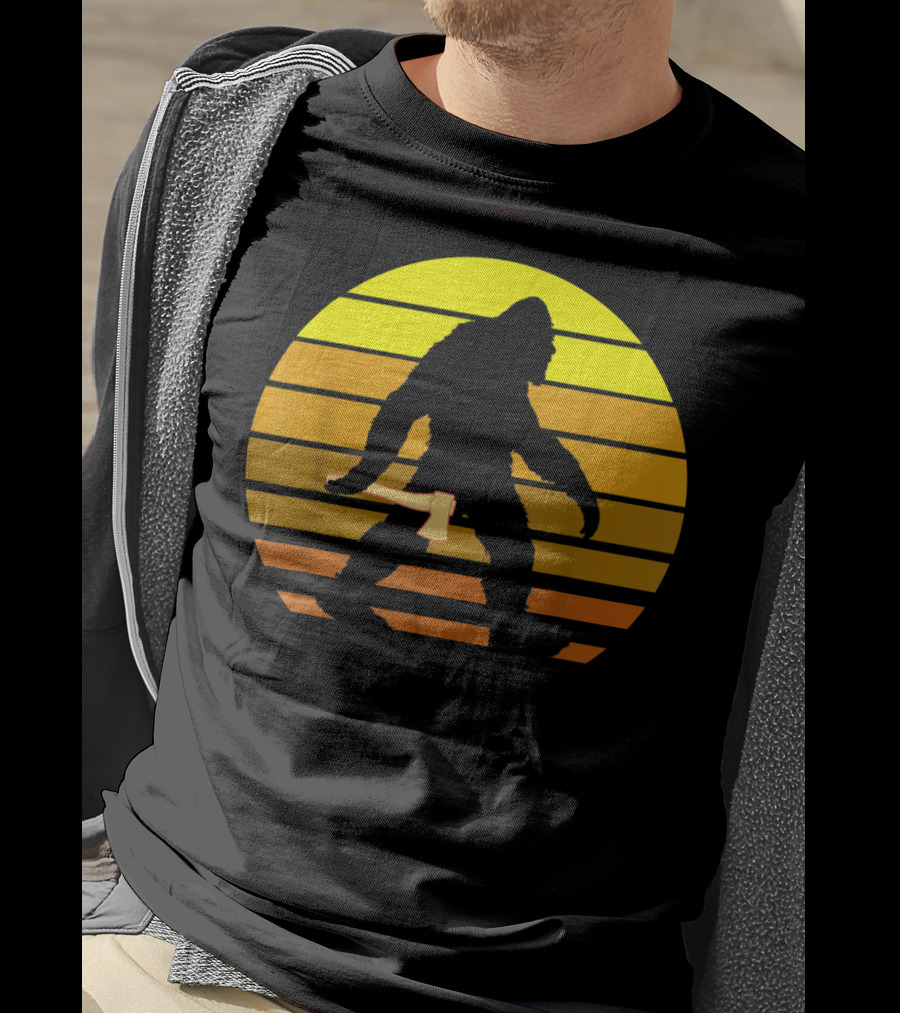 Big Foot Axe Thrower Father's Day Sunset T-Shirt