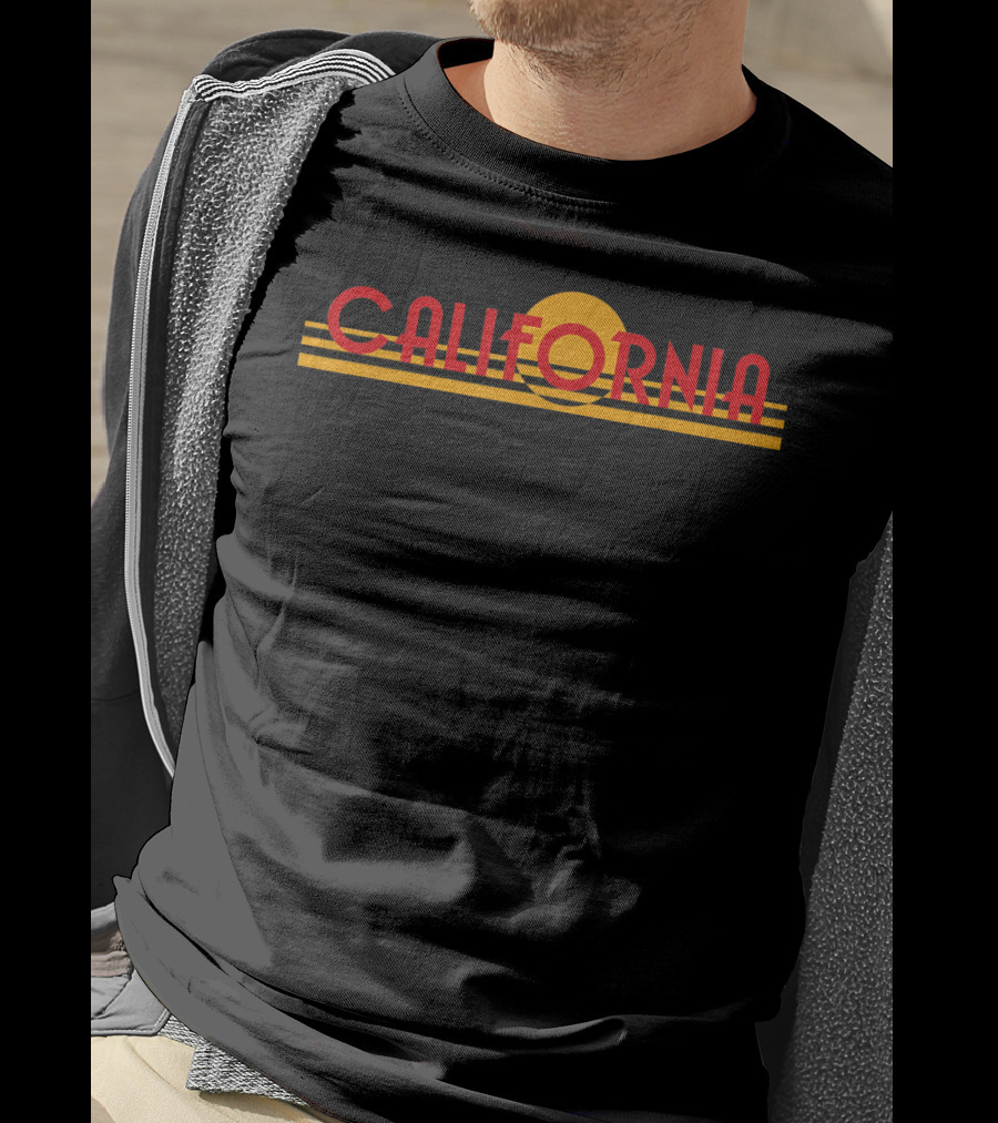 California 80s Sunset Retro License Plate T-Shirt