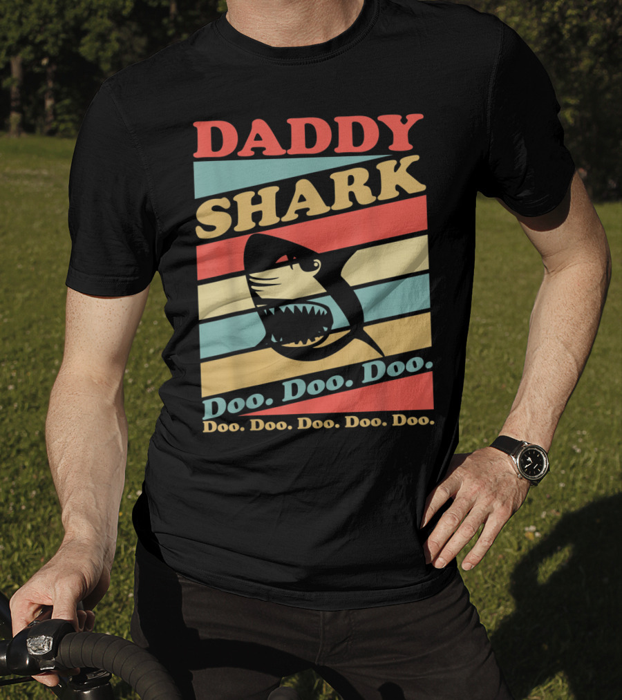DADDY SHARK Doo Doo Doo Doo Doo Doo Retro Vintage Stripes T-Shirt