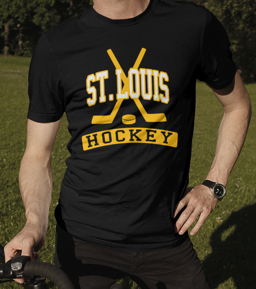 St. Louis Hockey Vintage Crossed Sticks And Puck T-Shirt