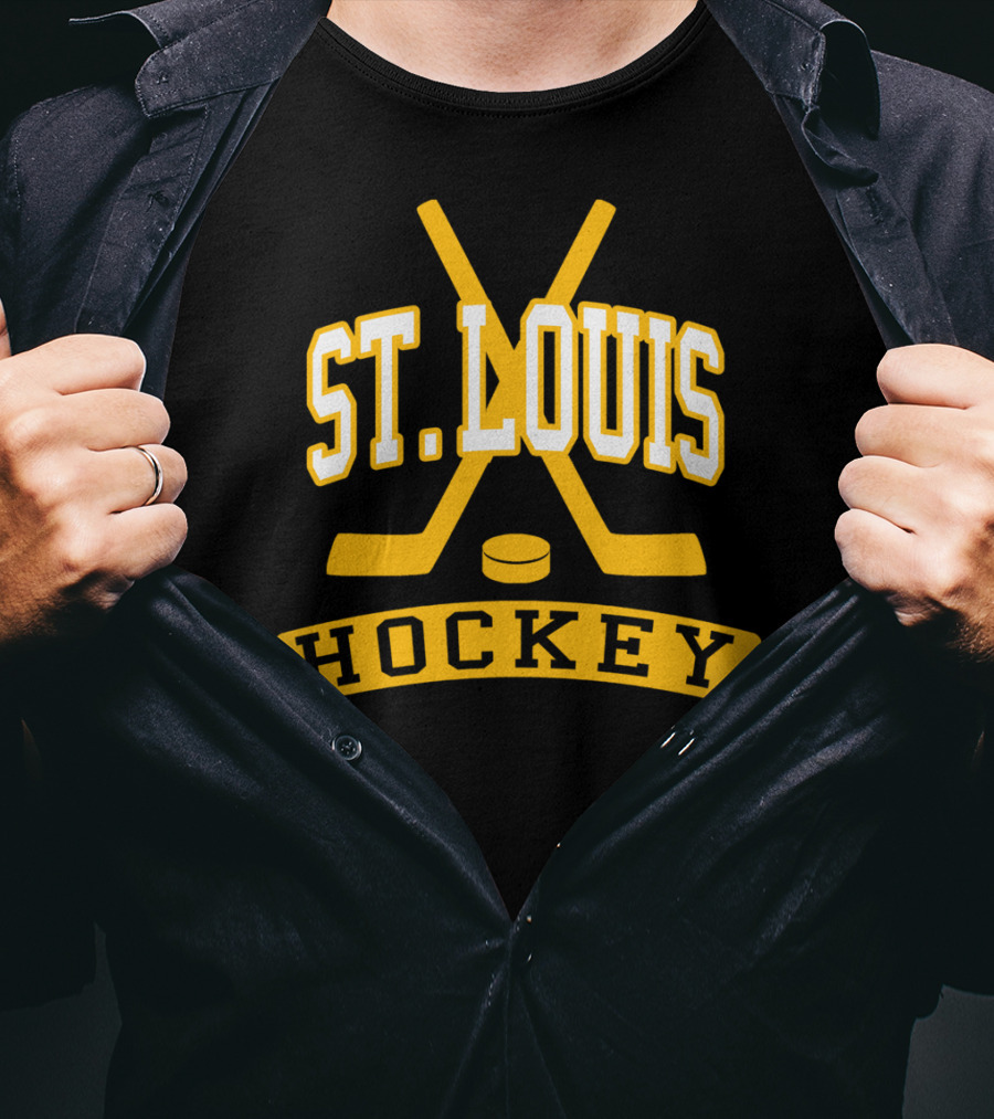 St. Louis Hockey Vintage Crossed Sticks And Puck T-Shirt