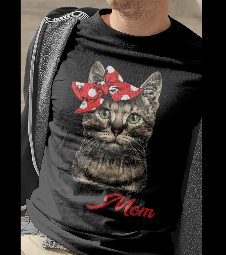 Cat Mom For Cat Lovers With Polka Dot Bow T-Shirt