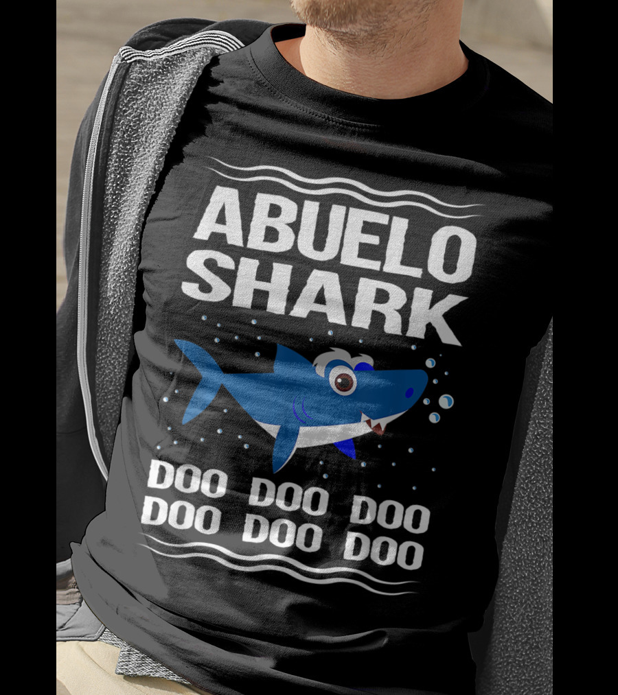 Abuelo Shark Doo Doo Doo Song Meme Grandpa Shark With Bubbles T-Shirt