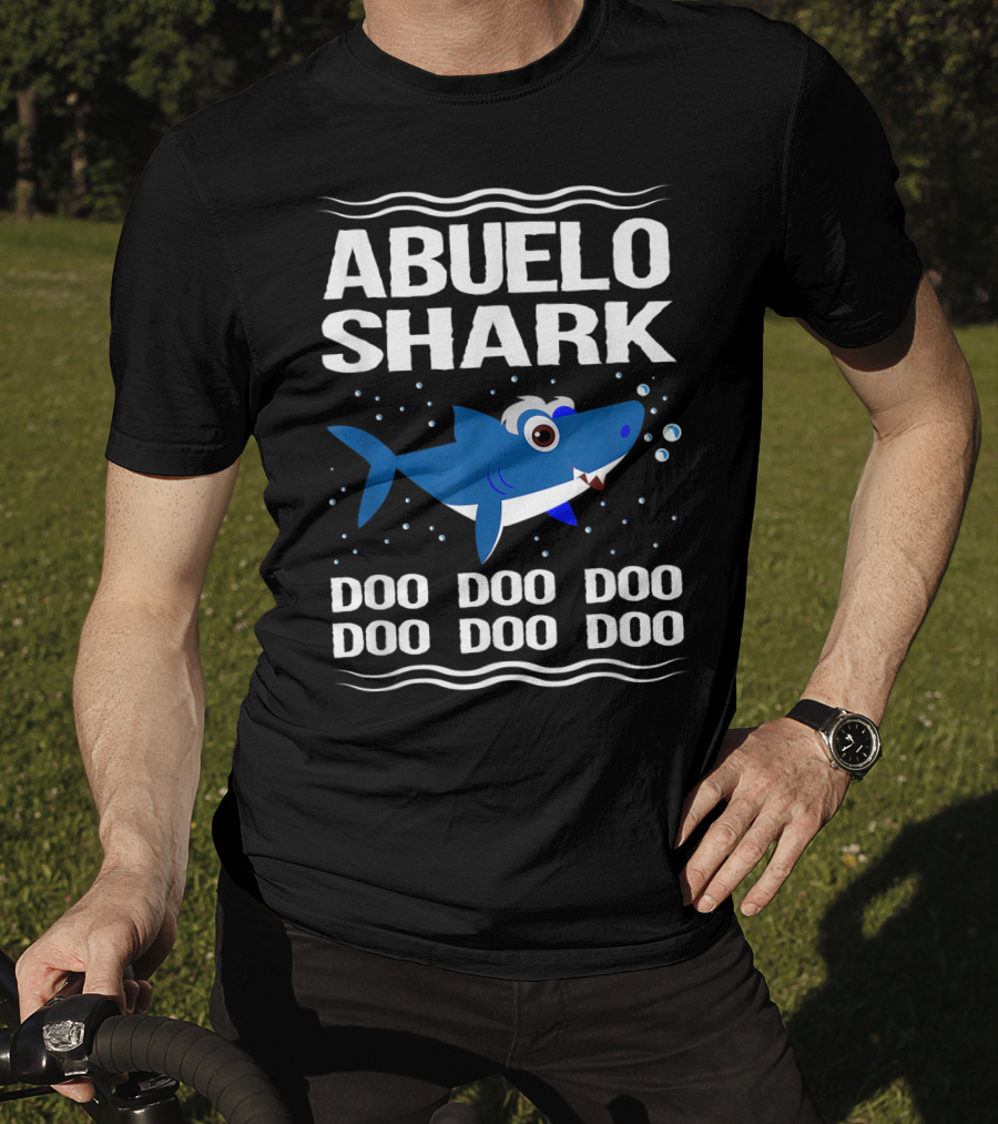 Abuelo Shark Doo Doo Doo Song Meme Grandpa Shark With Bubbles T-Shirt