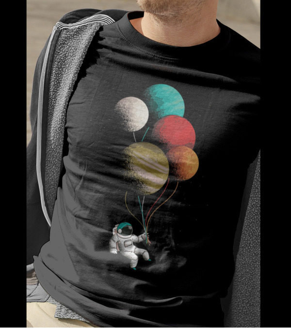 Cute Astronaut Floating With Planet Balloons In Space T-Shirt