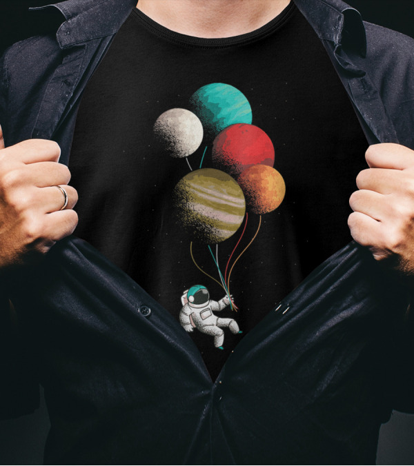 Cute Astronaut Floating With Planet Balloons In Space T-Shirt
