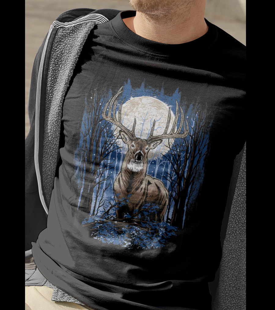 Big Whitetail Buck With Full Moon In Forest Deer For Hunters T-Shirt