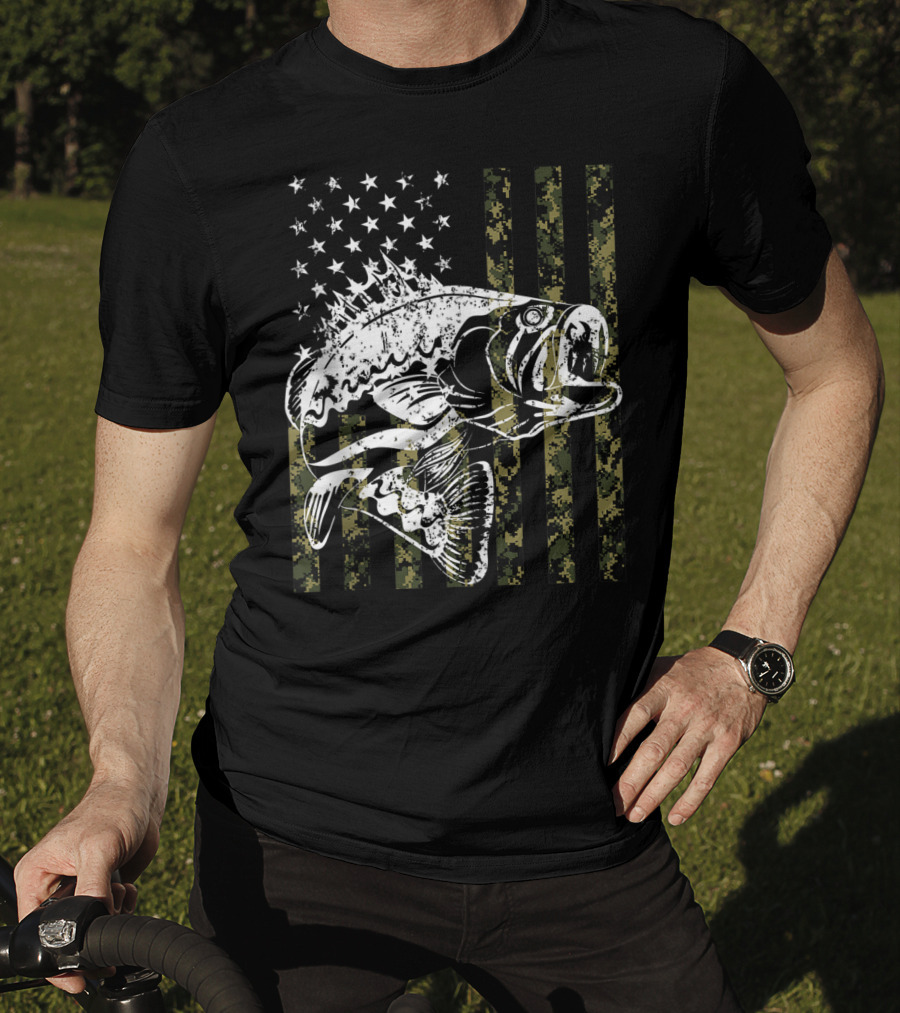 American Flag Camouflage Bass Fishing USA T-Shirt