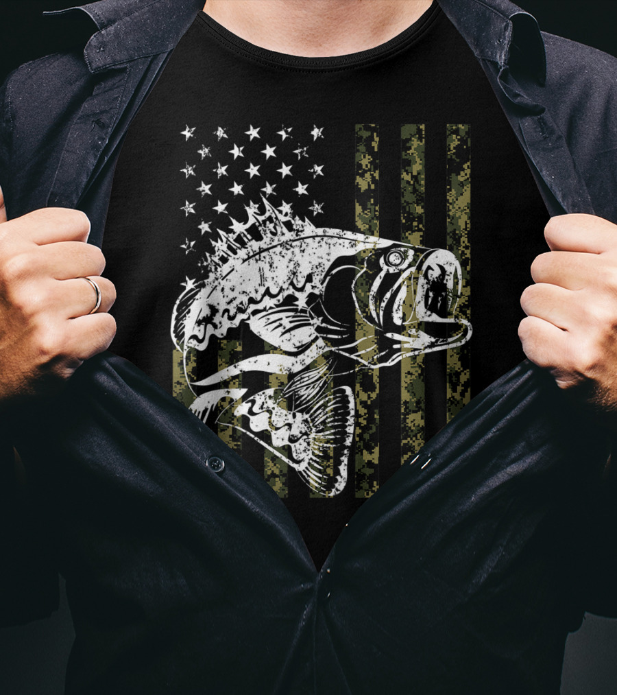 American Flag Camouflage Bass Fishing USA T-Shirt