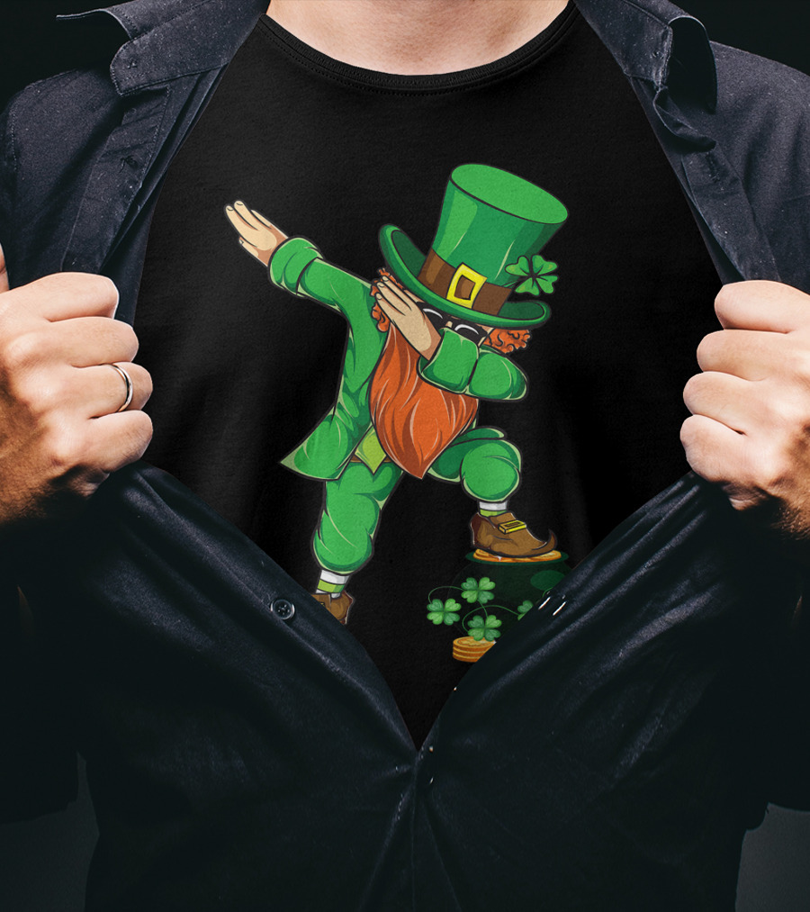 St Patricks Day Dabbing Leprechaun With Shamrocks And Gold Coins T-Shirt