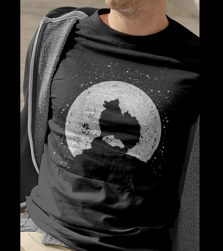 Pomeranian Howling Silhouette Against Full Moon Night Scene T-Shirt