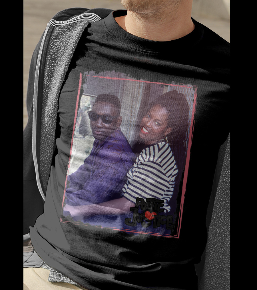 Poetic Justice Photograph With Iesha And Chicago Sitting Together T-Shirt