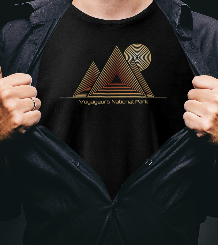 Voyageurs National Park Vintage Geometric Sun And Mountains T-Shirt