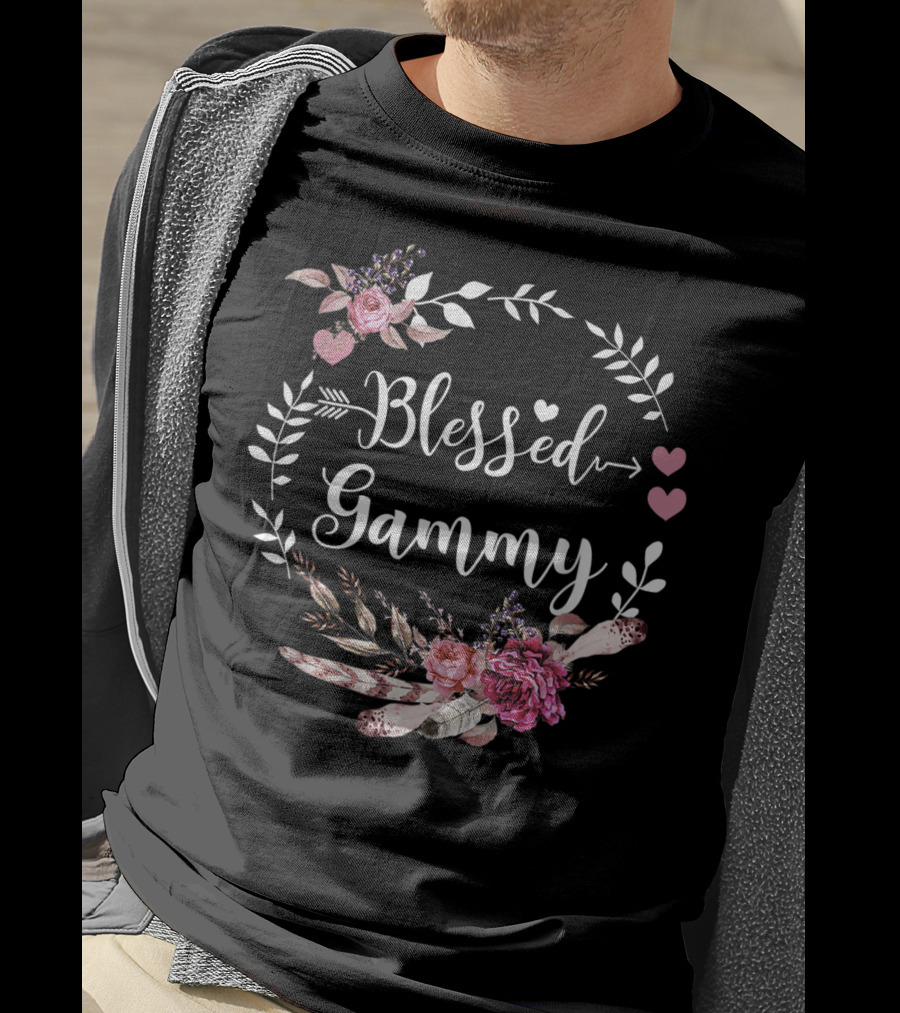 Blessed Gammy Floral Wreath With Pink Hearts And Flowers T-Shirt