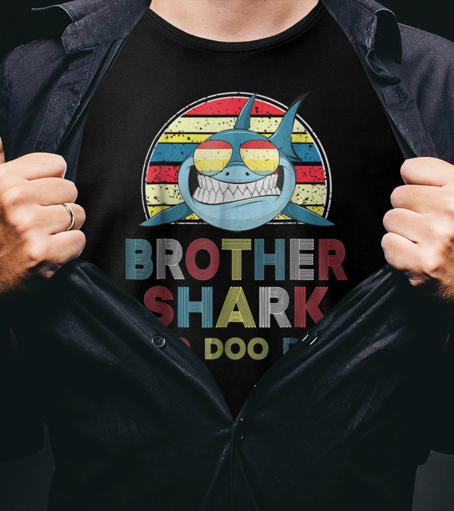 Retro Vintage Brother Shark Doo Doo Doo Sunglasses Stripes T-Shirt