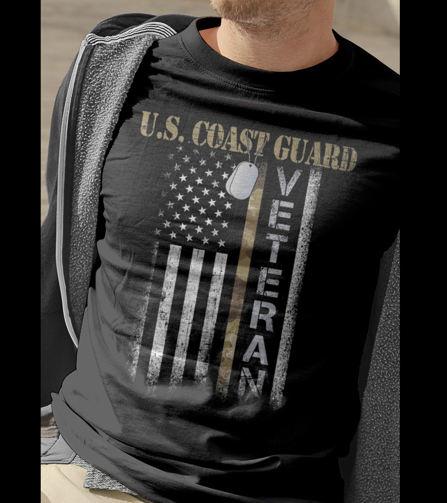 U.S. Coast Guard Veteran Vintage American Flag Camo T-Shirt